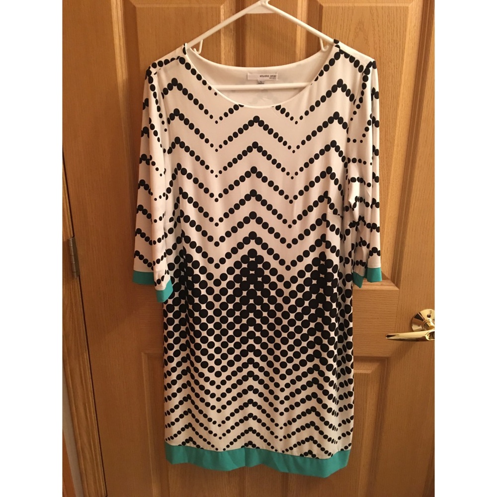 Studio One women’s shift dress Size L